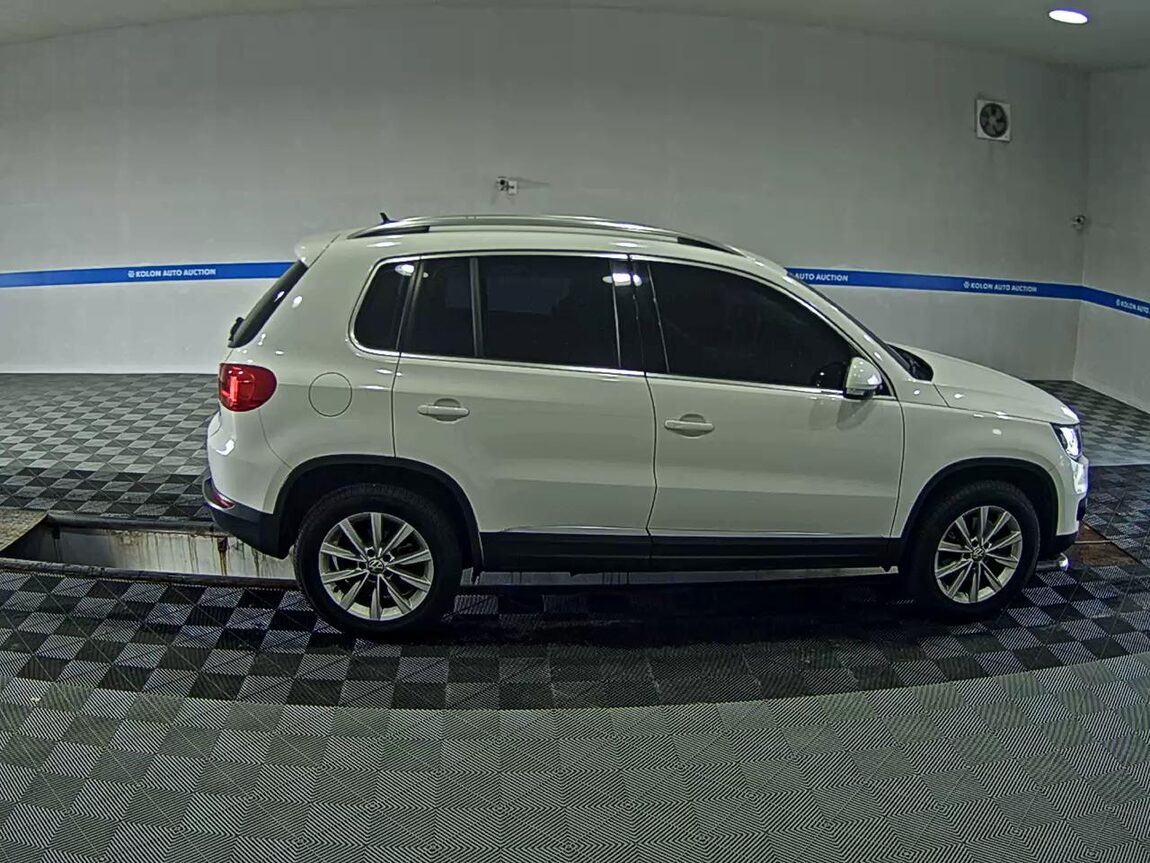 VOLKSWAGEN TIGUAN 2.0 TDI BLUEMOTION COMFORT 2014 - zdjęcie 4