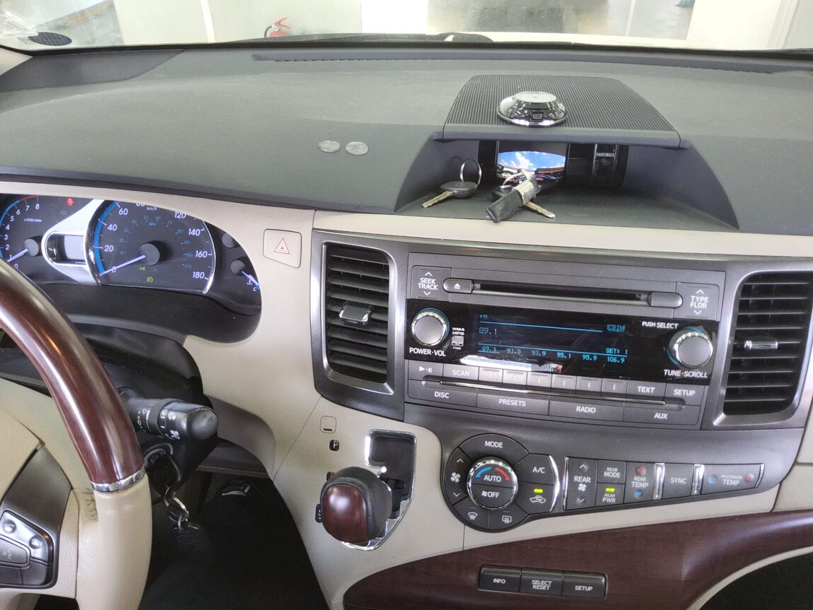 TOYOTA SIENNA (3RD GEN) 3.5 LIMITED 2012 - zdjęcie 17