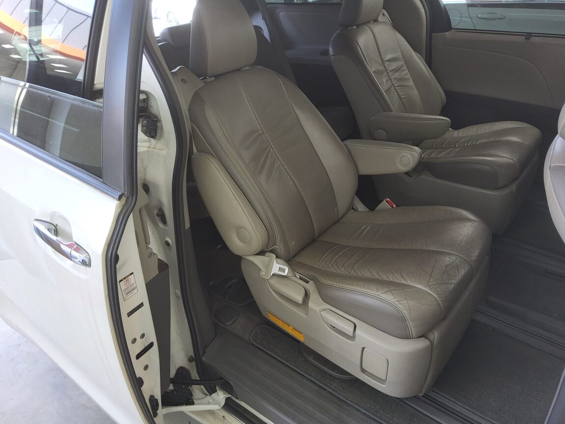 TOYOTA SIENNA (3RD GEN) 3.5 LIMITED 2012 - zdjęcie 13