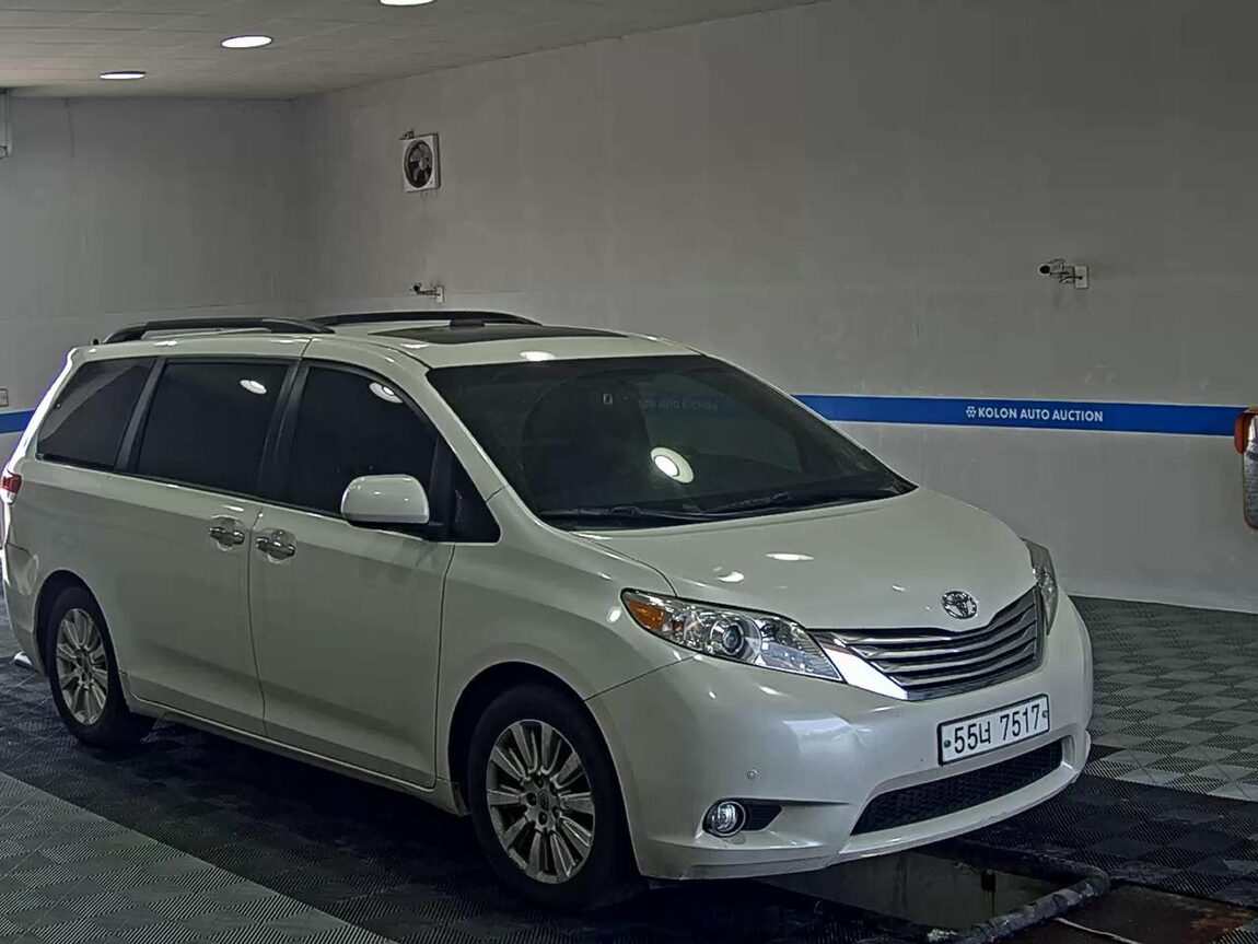 TOYOTA SIENNA (3RD GEN) 3.5 LIMITED 2012 - zdjęcie 3