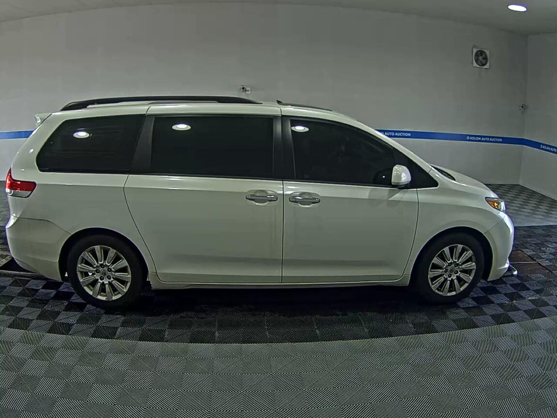 TOYOTA SIENNA (3RD GEN) 3.5 LIMITED 2012 - zdjęcie 4