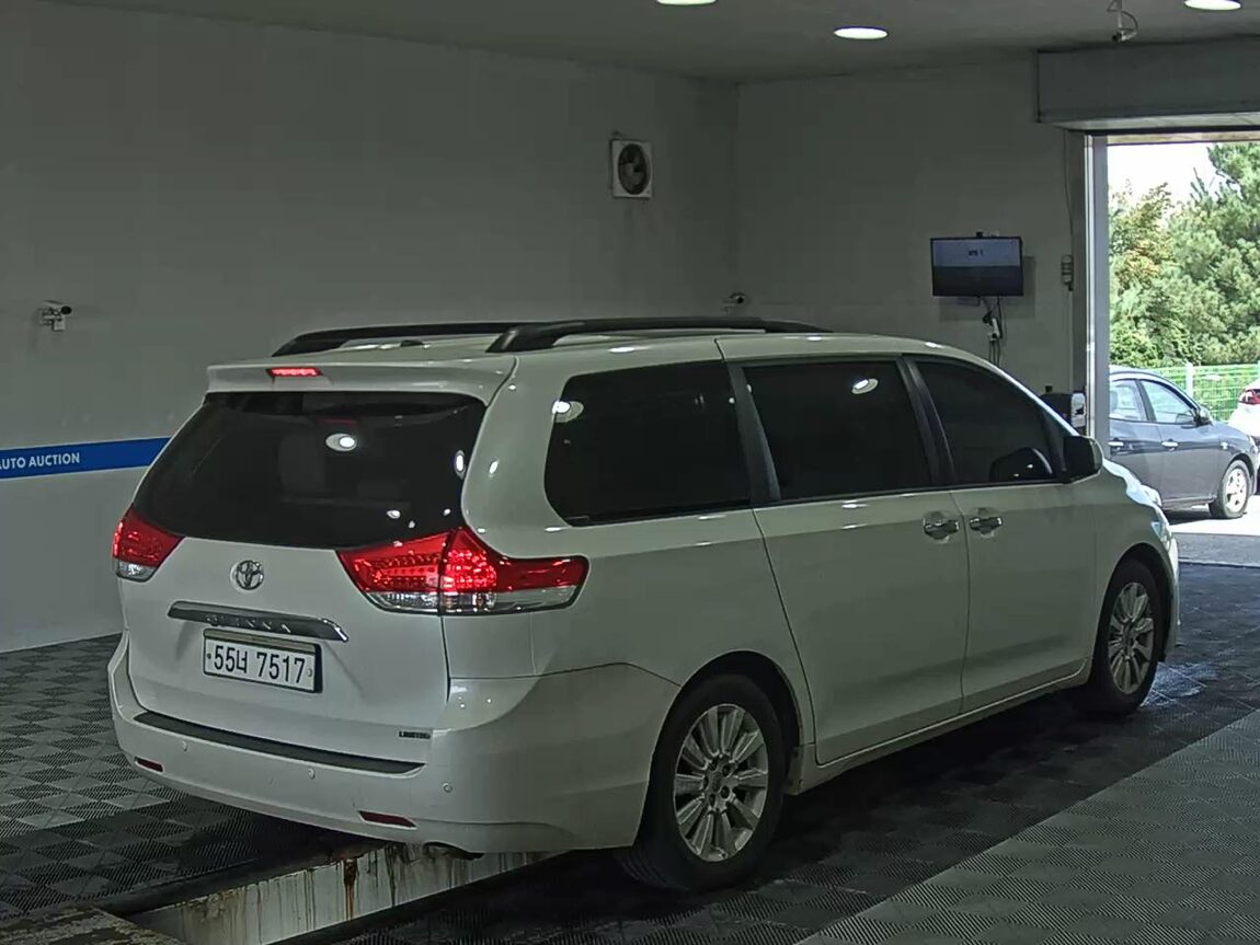 TOYOTA SIENNA (3RD GEN) 3.5 LIMITED 2012 - zdjęcie 5