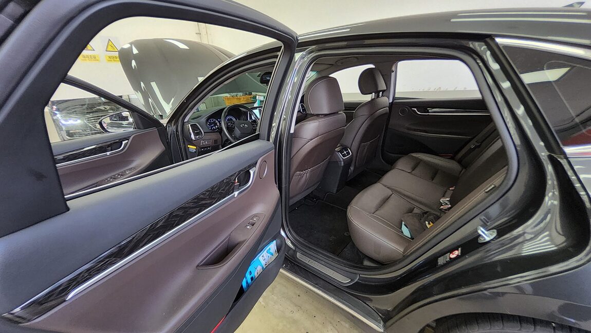HYUNDAI GRANDEUR IG 3.0 LPi RENTAL CAR MODERN 2019 - zdjęcie 12
