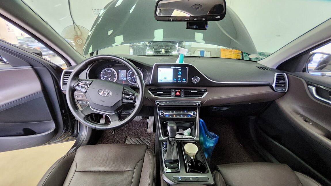 HYUNDAI GRANDEUR IG 3.0 LPi RENTAL CAR MODERN 2019 - zdjęcie 11