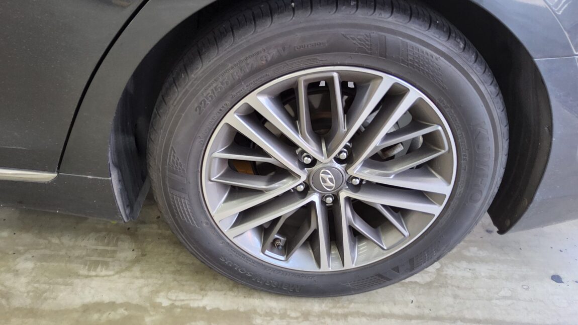 HYUNDAI GRANDEUR IG 3.0 LPi RENTAL CAR MODERN 2019 - zdjęcie 23