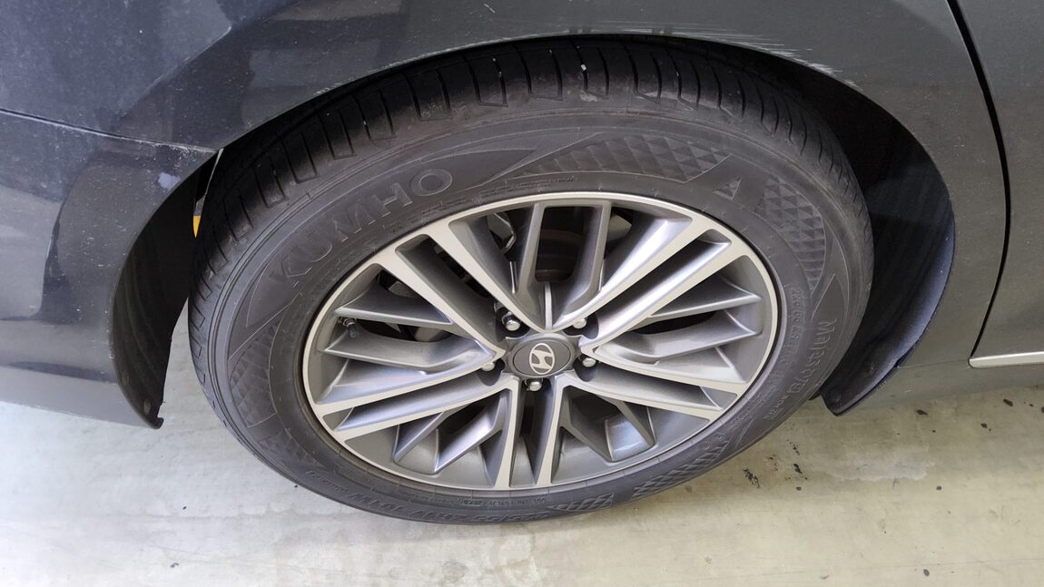 HYUNDAI GRANDEUR IG 3.0 LPi RENTAL CAR MODERN 2019 - zdjęcie 25
