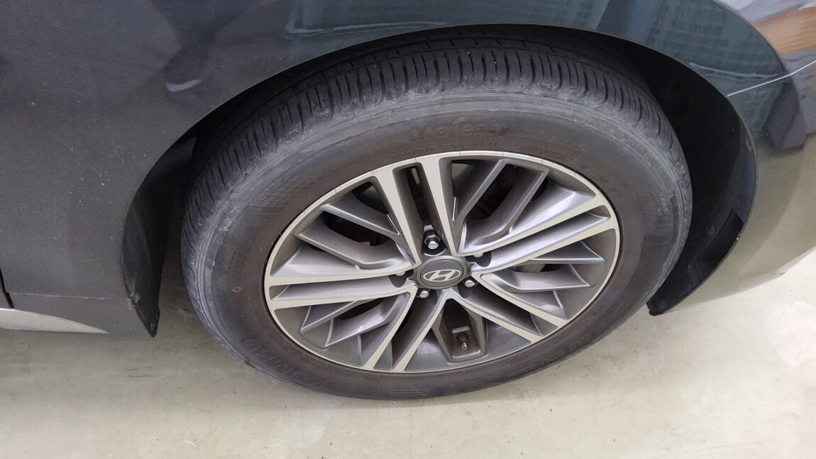 HYUNDAI GRANDEUR IG 3.0 LPi RENTAL CAR MODERN 2019 - zdjęcie 24