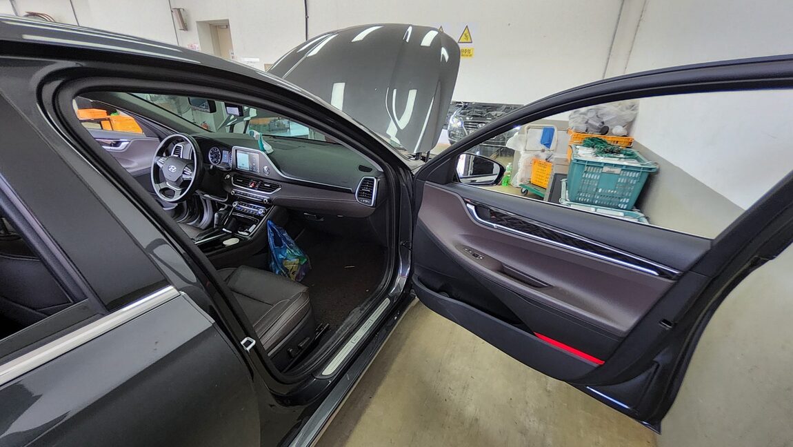 HYUNDAI GRANDEUR IG 3.0 LPi RENTAL CAR MODERN 2019 - zdjęcie 14