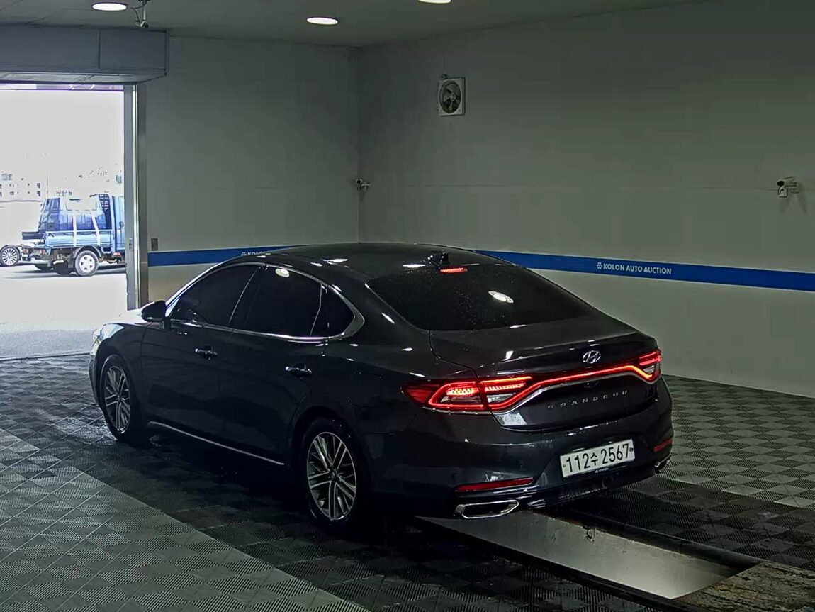 HYUNDAI GRANDEUR IG 3.0 LPi RENTAL CAR MODERN 2019 - zdjęcie 6
