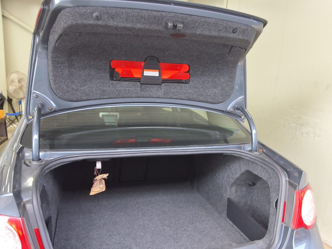 VOLKSWAGEN NEW PASSAT (6TH GEN) 2.0 TDI LUXURY 2011 - zdjęcie 16