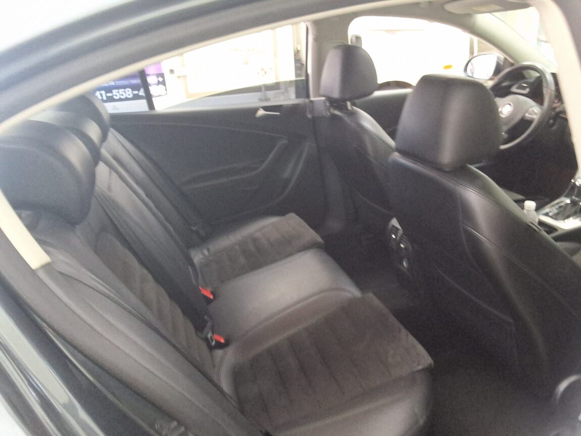 VOLKSWAGEN NEW PASSAT (6TH GEN) 2.0 TDI LUXURY 2011 - zdjęcie 14