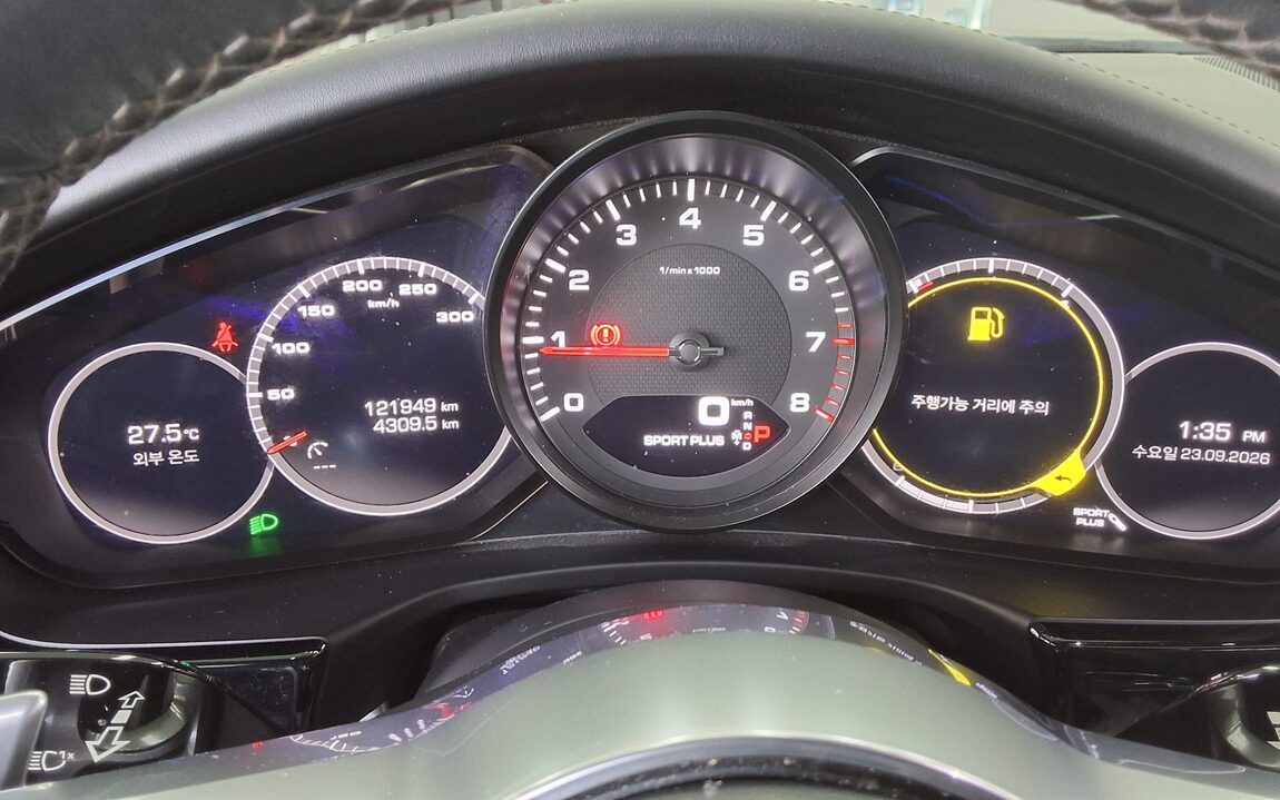 PORSCHE PANAMERA (2ND GEN) 3.0 4 2018 - zdjęcie 9