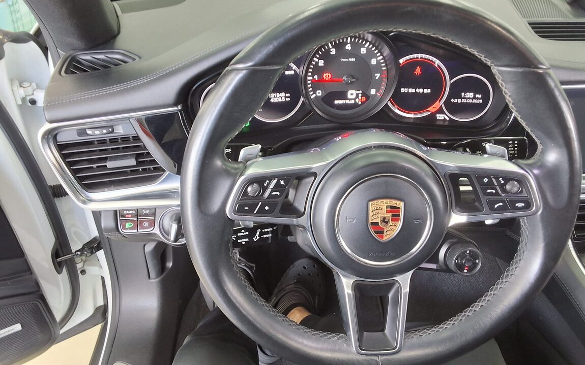 PORSCHE PANAMERA (2ND GEN) 3.0 4 2018 - zdjęcie 17