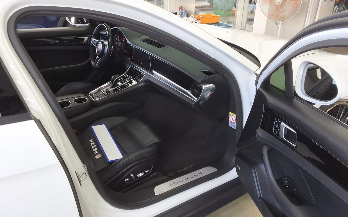 PORSCHE PANAMERA (2ND GEN) 3.0 4 2018 - zdjęcie 14