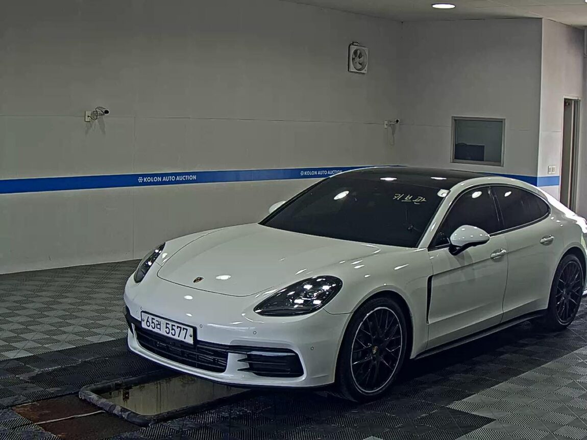PORSCHE PANAMERA (2ND GEN) 3.0 4 2018 - zdjęcie 2