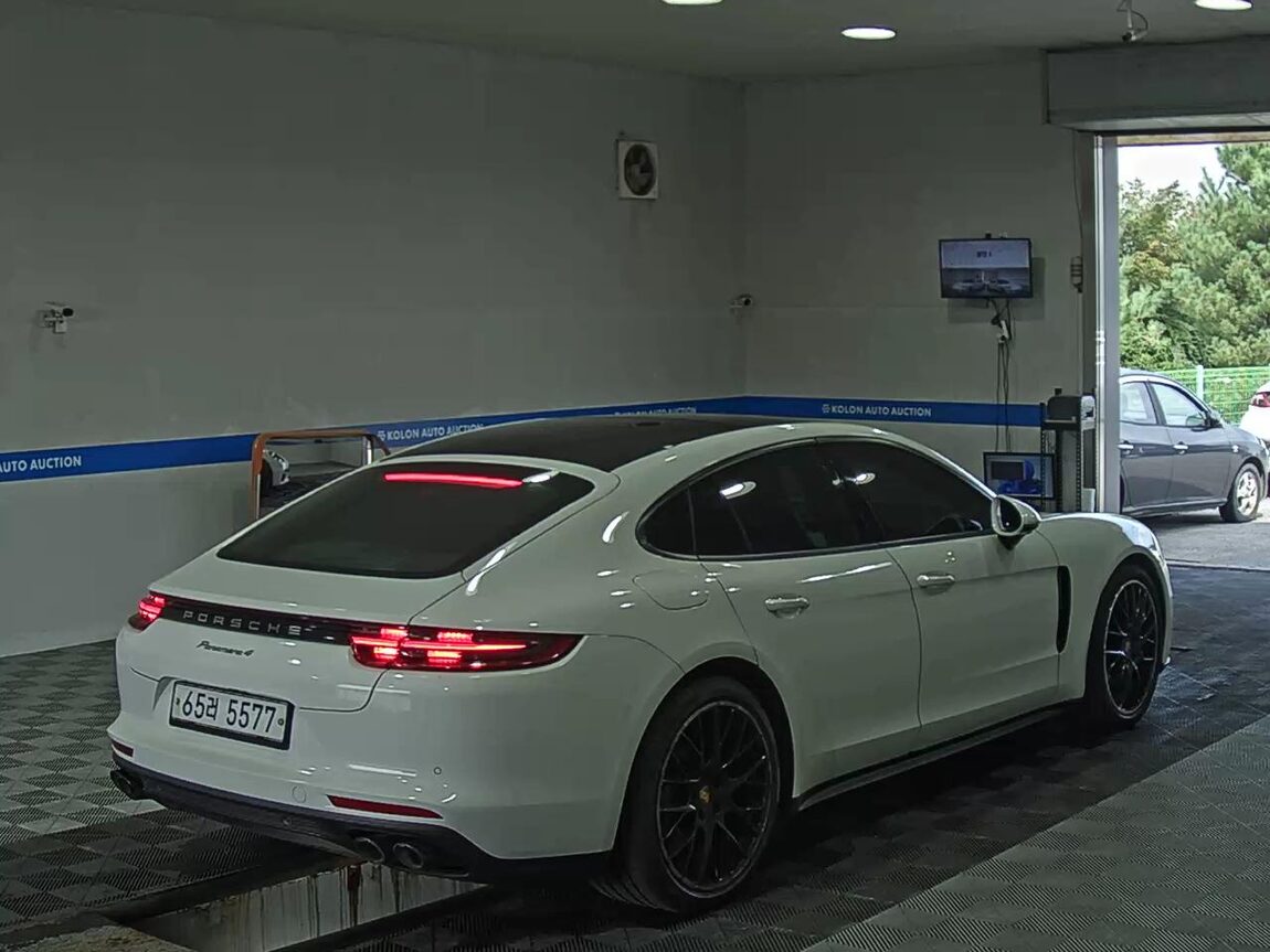 PORSCHE PANAMERA (2ND GEN) 3.0 4 2018 - zdjęcie 5