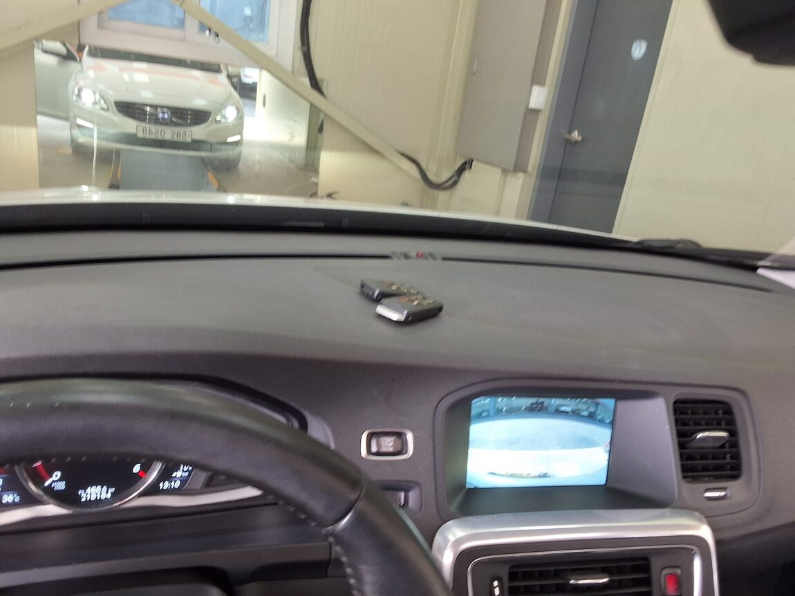 VOLVO S60 (2ND GEN) D3 MOMENTUM 2016 - zdjęcie 25