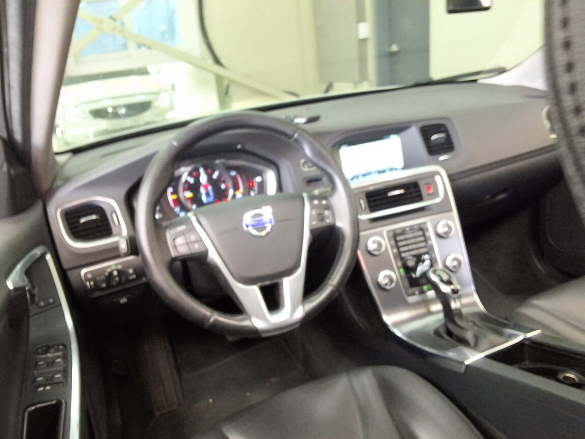 VOLVO S60 (2ND GEN) D3 MOMENTUM 2016 - zdjęcie 12