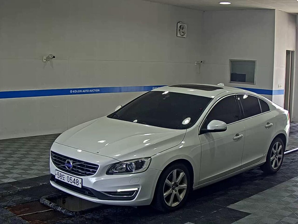 VOLVO S60 (2ND GEN) D3 MOMENTUM 2016 - zdjęcie 2