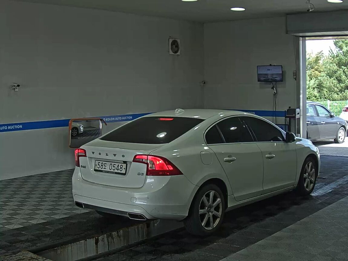 VOLVO S60 (2ND GEN) D3 MOMENTUM 2016 - zdjęcie 5