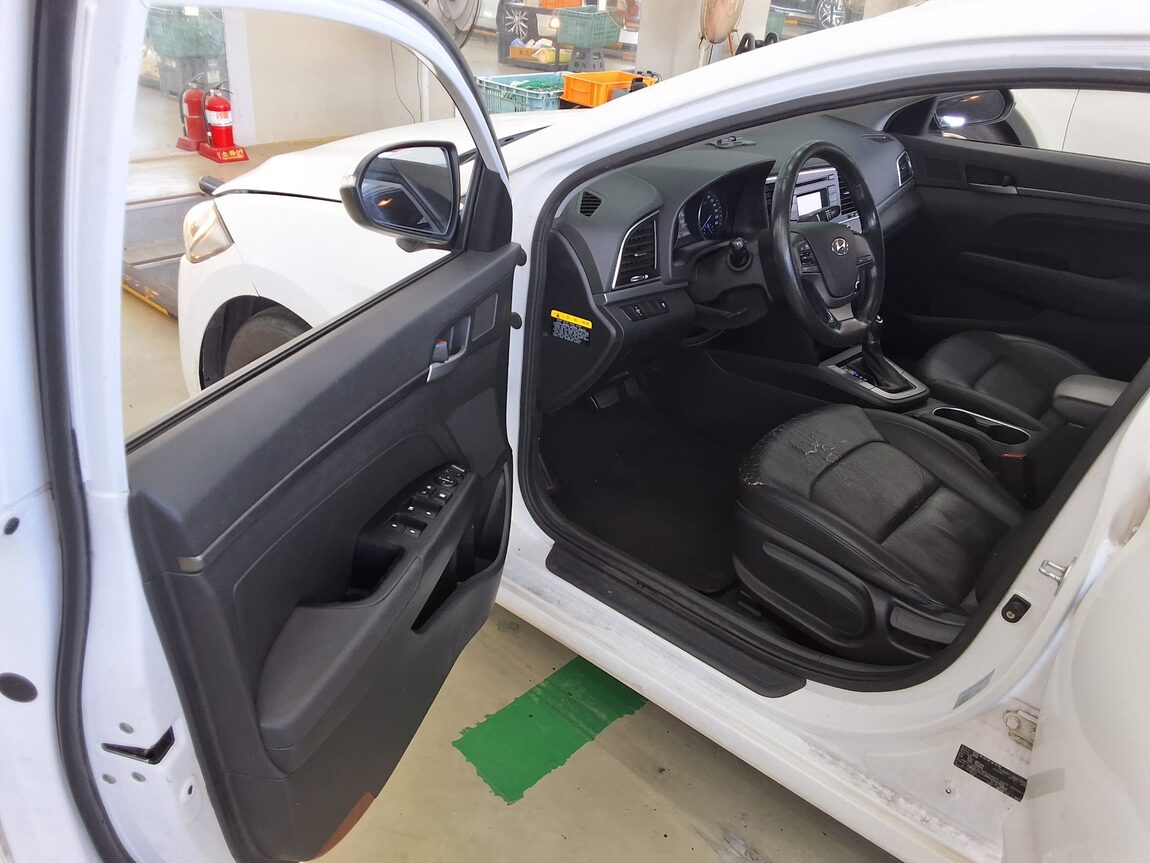 HYUNDAI AVANTE AD 1.6 LPi RENTAL CAR SMART 2017 - zdjęcie 10