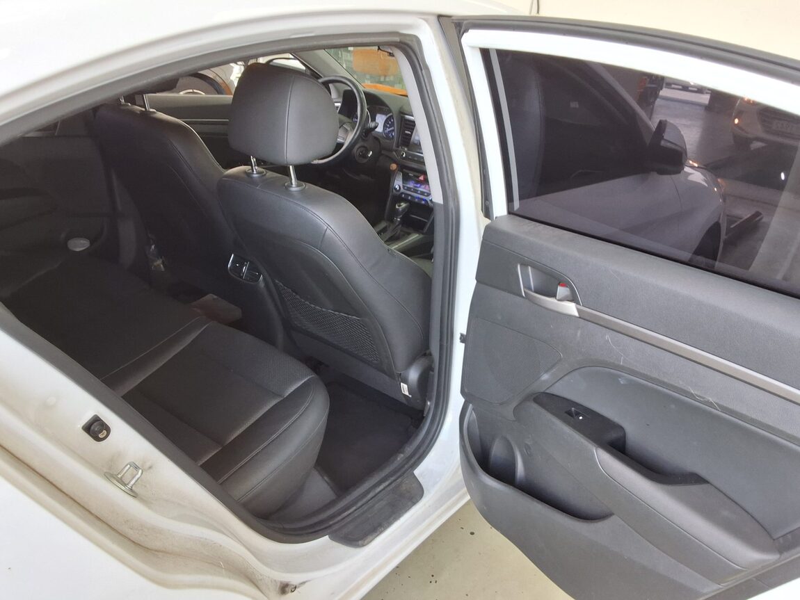 HYUNDAI AVANTE AD 1.6 LPi RENTAL CAR SMART 2017 - zdjęcie 13