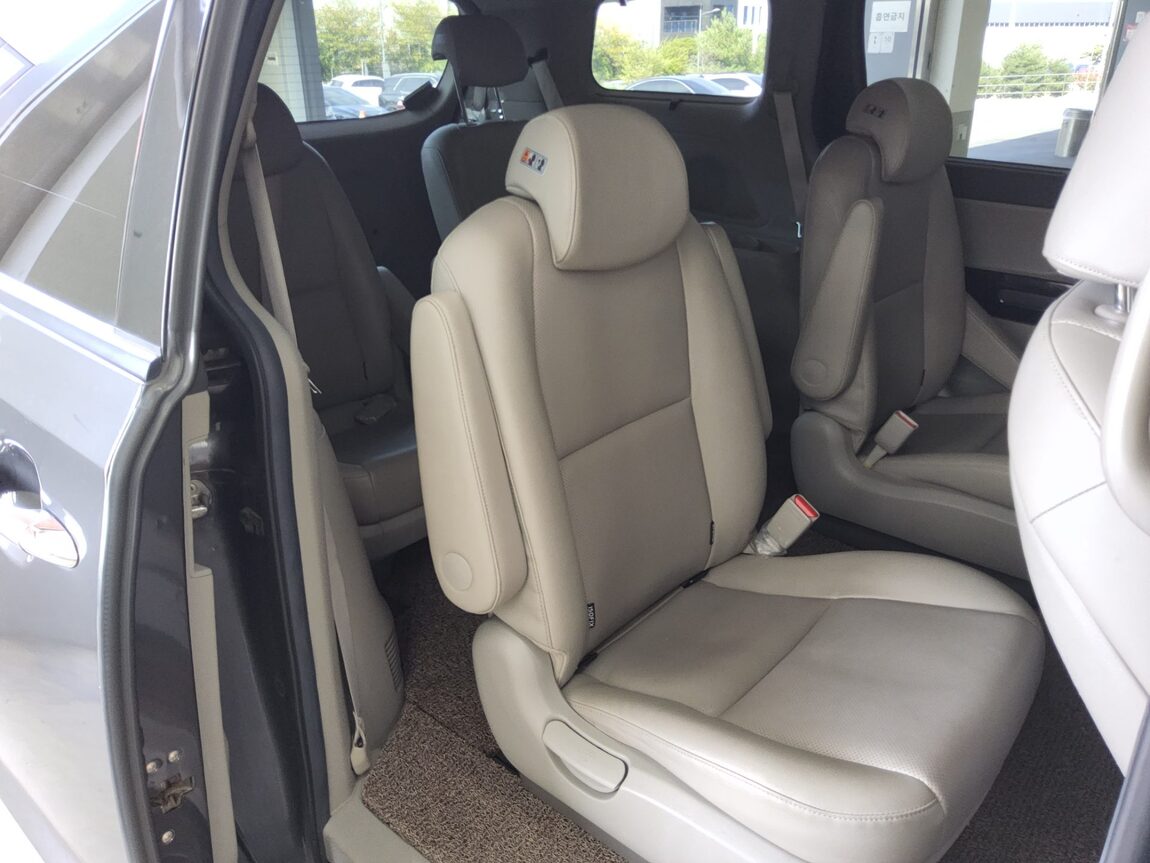 KIA ALL NEW CARNIVAL 9-SEATER DIESEL PRESTIGE 2017 - zdjęcie 13