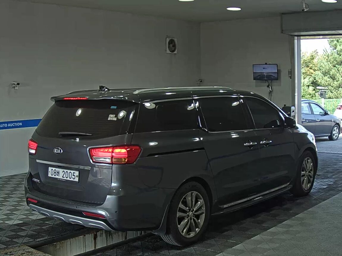 KIA ALL NEW CARNIVAL 9-SEATER DIESEL PRESTIGE 2017 - zdjęcie 5