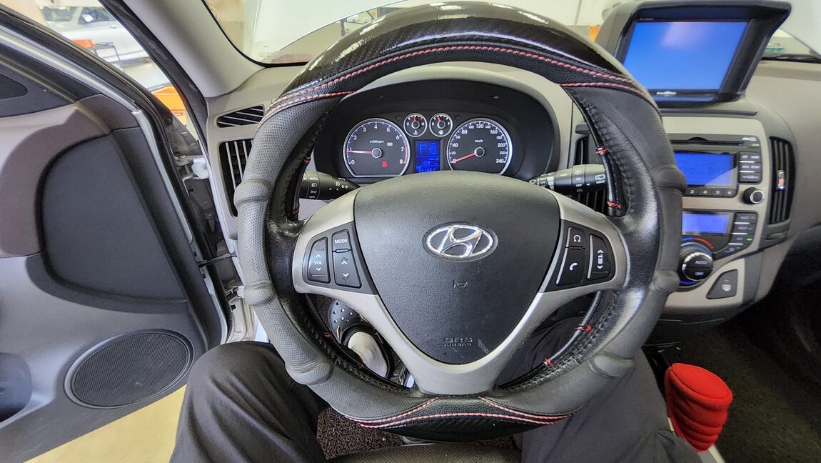 HYUNDAI i30 1.6 VVT PREMIER BROWN SPECIAL 2010 - zdjęcie 17