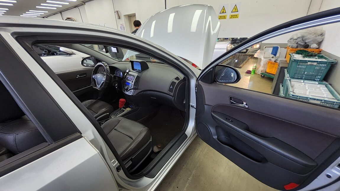 HYUNDAI i30 1.6 VVT PREMIER BROWN SPECIAL 2010 - zdjęcie 14