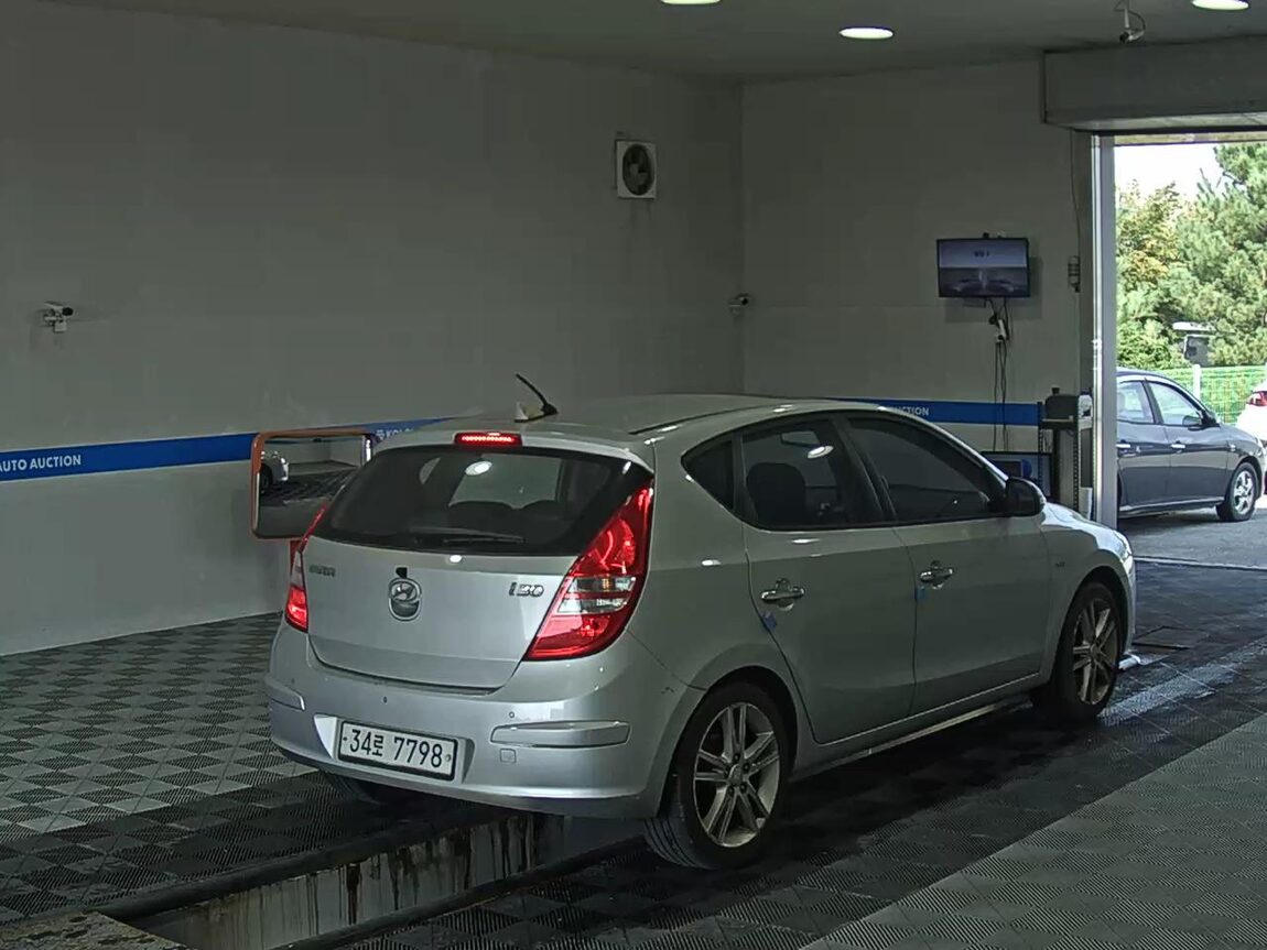 HYUNDAI i30 1.6 VVT PREMIER BROWN SPECIAL 2010 - zdjęcie 5