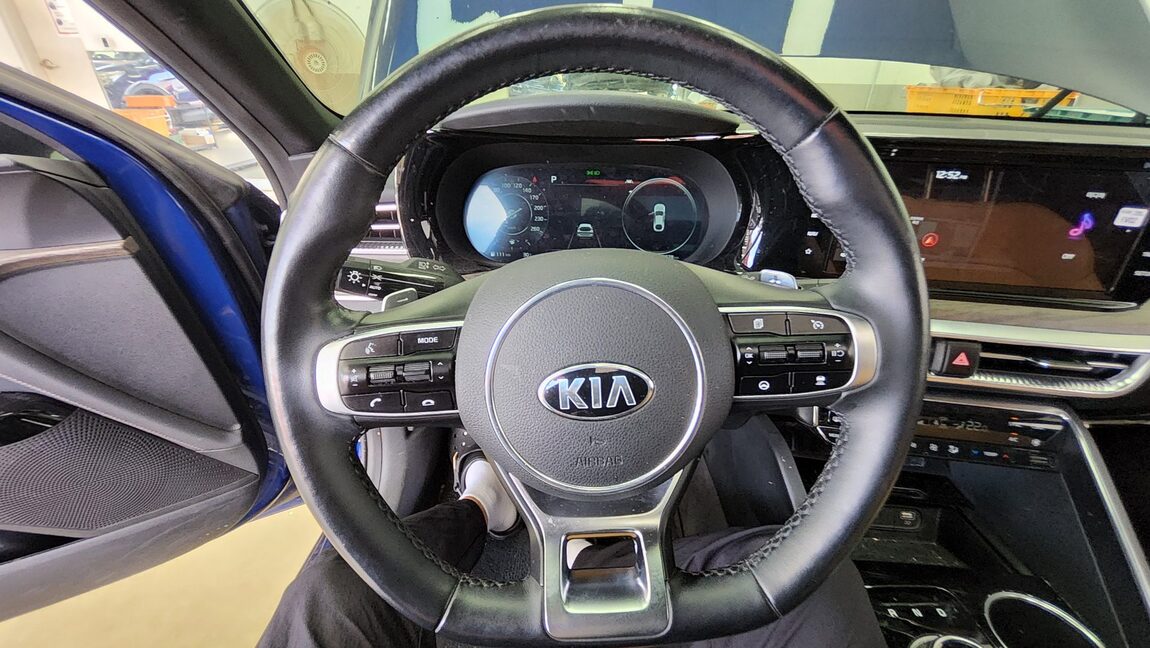 KIA NEW K5 (DL3) 1.6 GASOLINE TURBO SIGNATURE 2021 - zdjęcie 17
