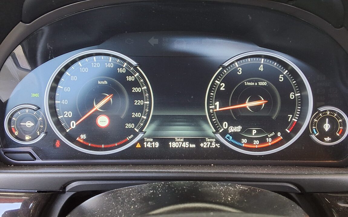 BMW 5 SERIES (6TH GEN) 528i M AERODYNAMIC 2016 - zdjęcie 9
