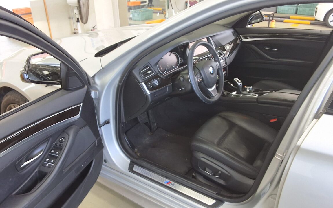 BMW 5 SERIES (6TH GEN) 528i M AERODYNAMIC 2016 - zdjęcie 10