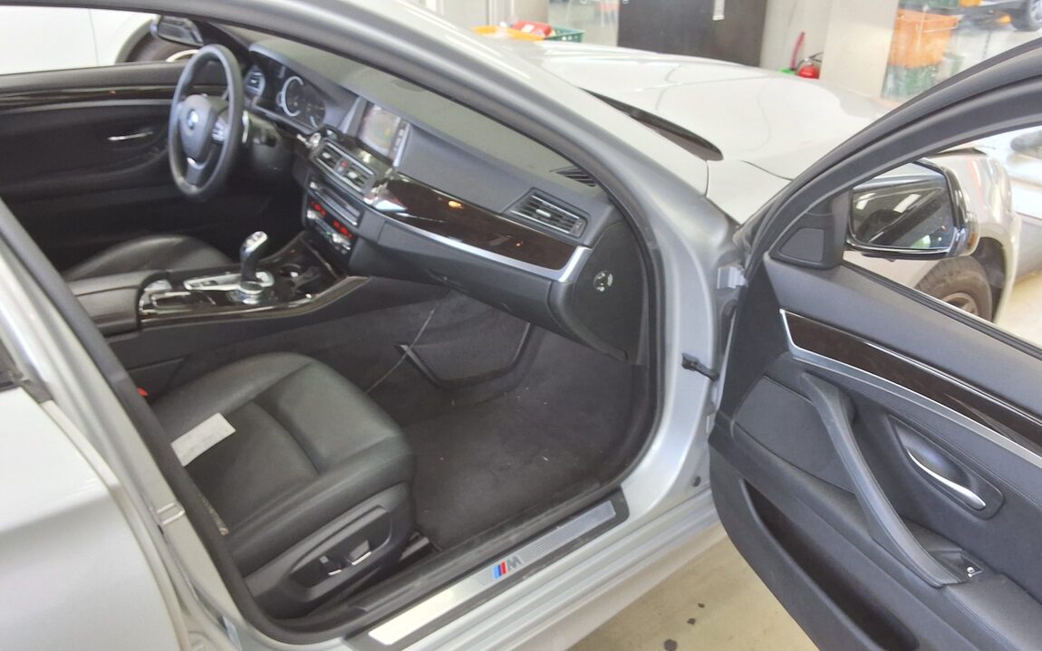 BMW 5 SERIES (6TH GEN) 528i M AERODYNAMIC 2016 - zdjęcie 14