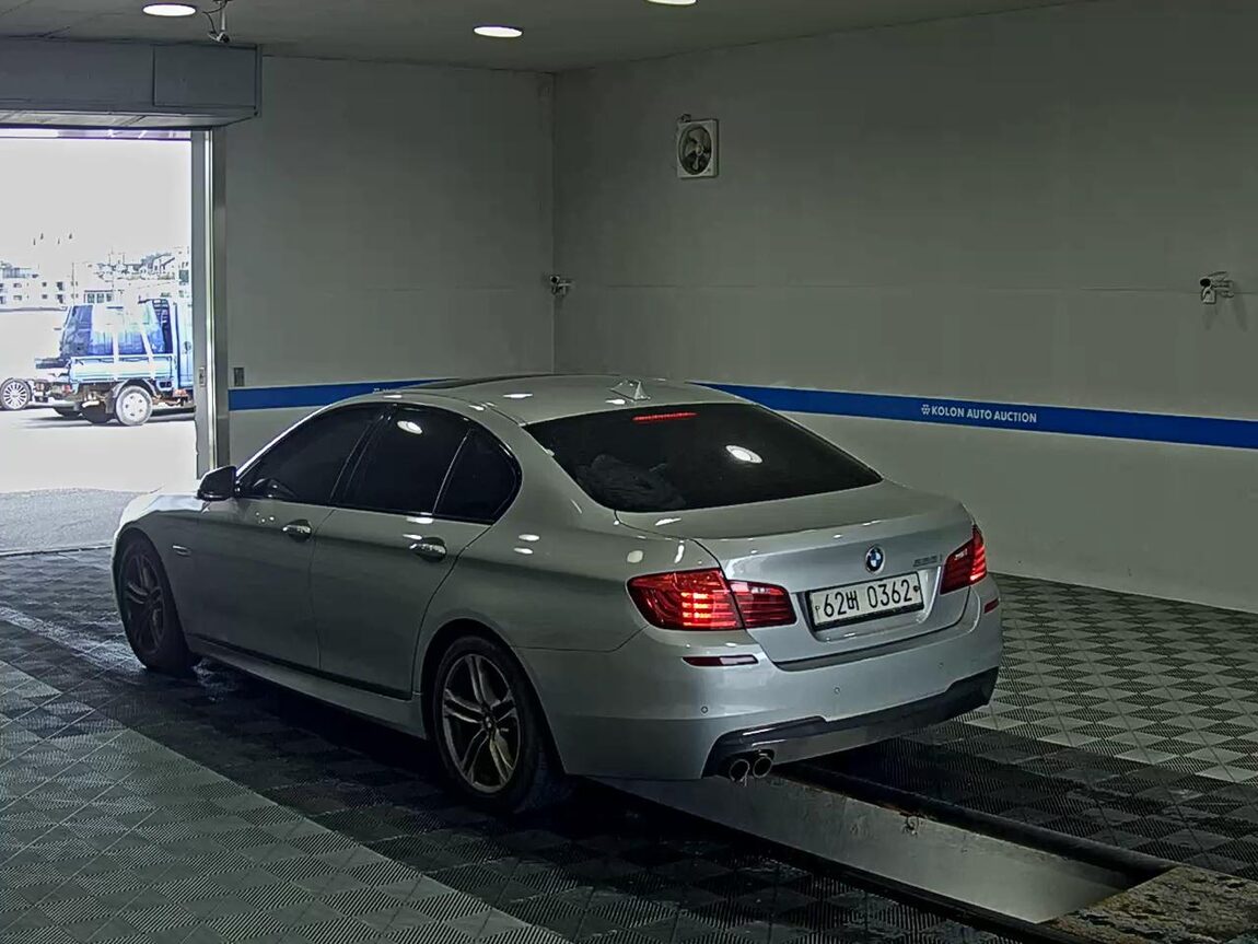 BMW 5 SERIES (6TH GEN) 528i M AERODYNAMIC 2016 - zdjęcie 6
