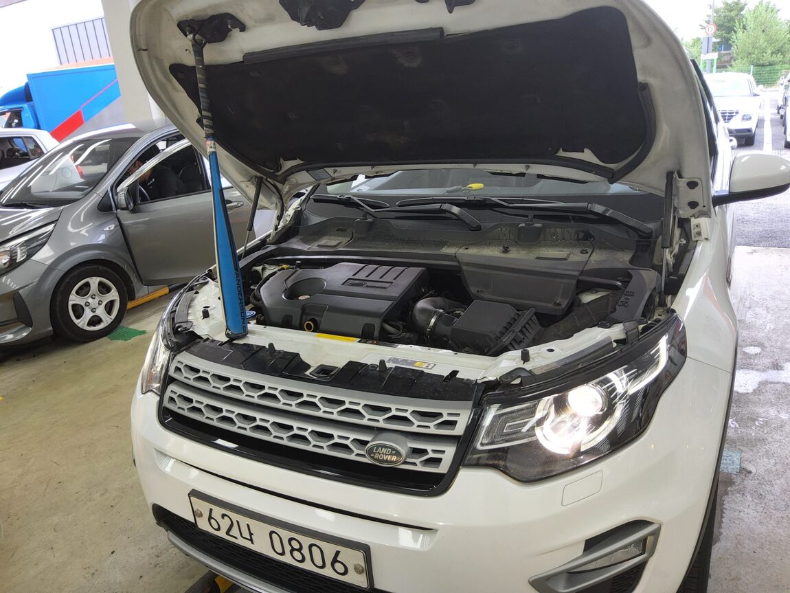 LAND ROVER DISCOVERY SPORT 2.0 TD4 HSE LUXURY 2019 - zdjęcie 18