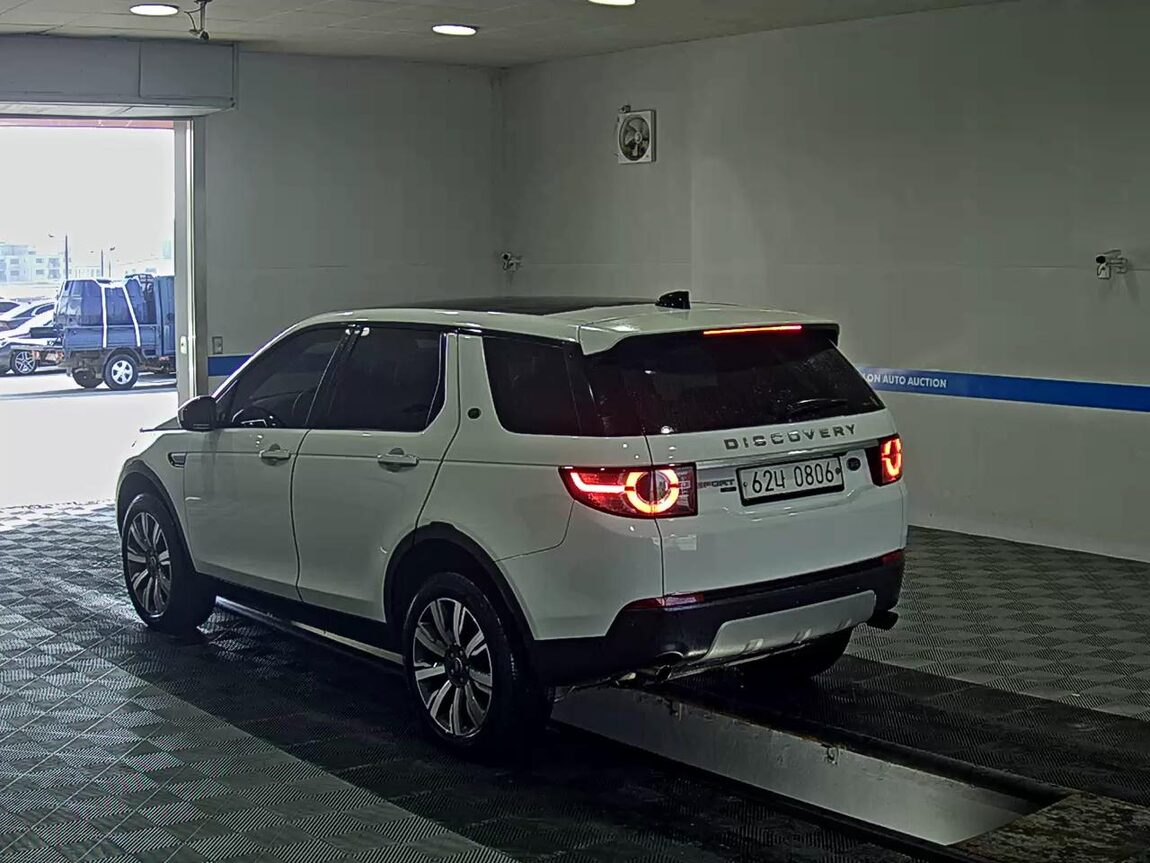 LAND ROVER DISCOVERY SPORT 2.0 TD4 HSE LUXURY 2019 - zdjęcie 6