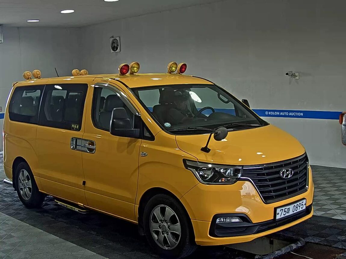 HYUNDAI THE NEW GRAND STAREX CHILDREN'S BUS 15-SEATER DIESEL 2019 - zdjęcie 3