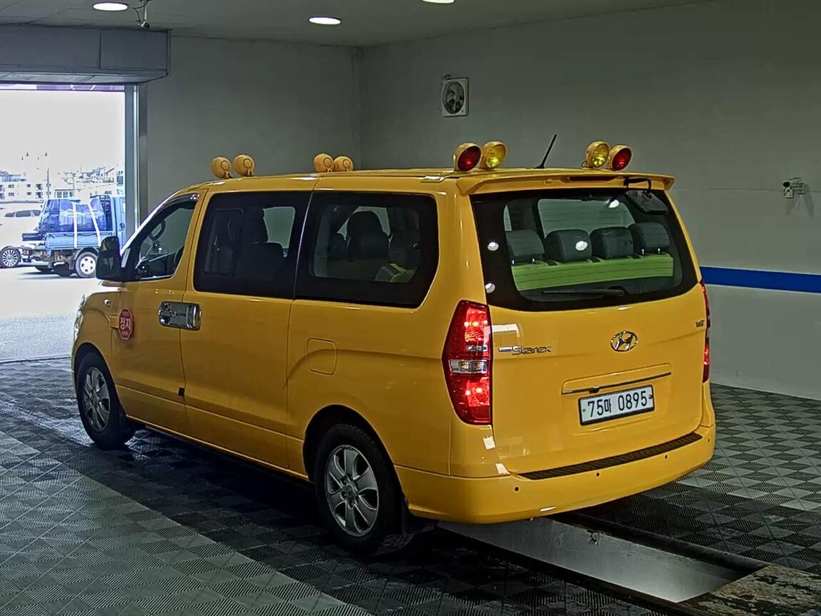 HYUNDAI THE NEW GRAND STAREX CHILDREN'S BUS 15-SEATER DIESEL 2019 - zdjęcie 6