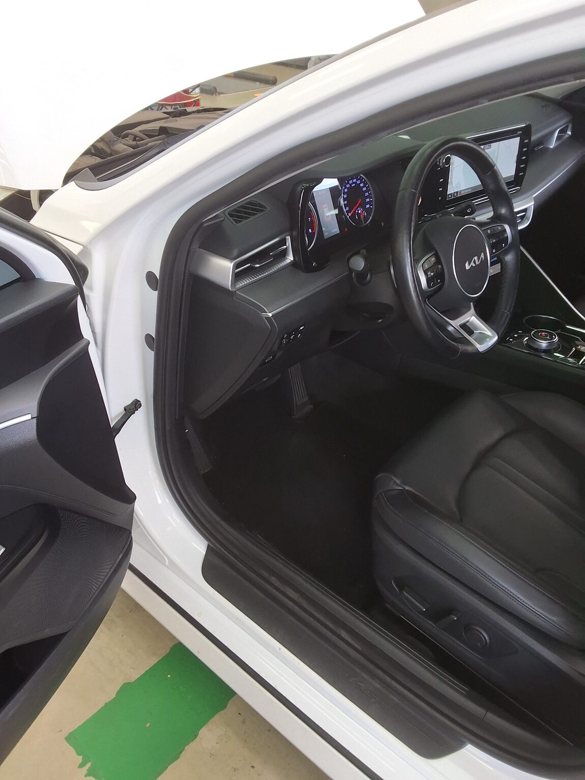 KIA NEW K5 (DL3) 2.0 GASOLINE PRESTIGE 2022 - zdjęcie 10