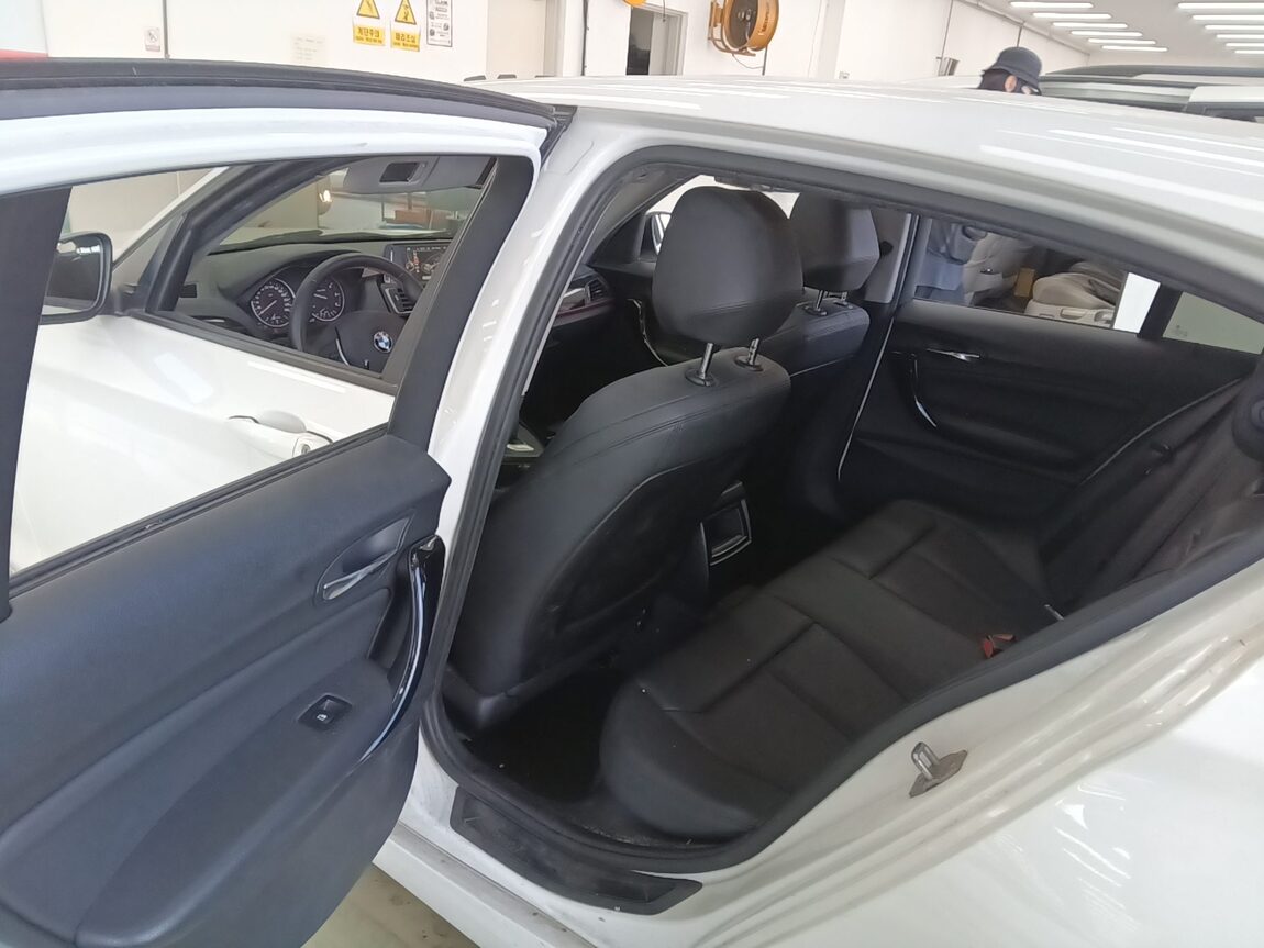 BMW 1 SERIES (2ND GEN) 5-DOOR 118d SPORT LINE 2016 - zdjęcie 12