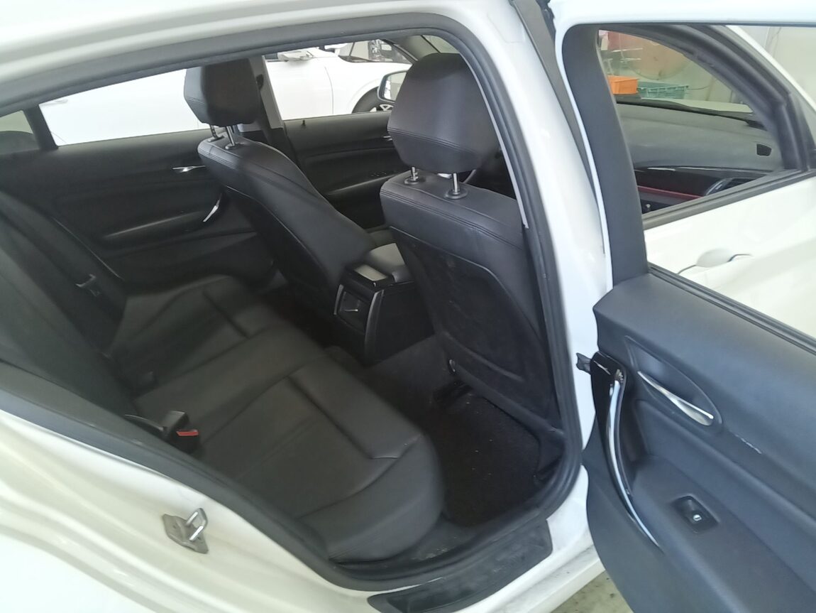 BMW 1 SERIES (2ND GEN) 5-DOOR 118d SPORT LINE 2016 - zdjęcie 13