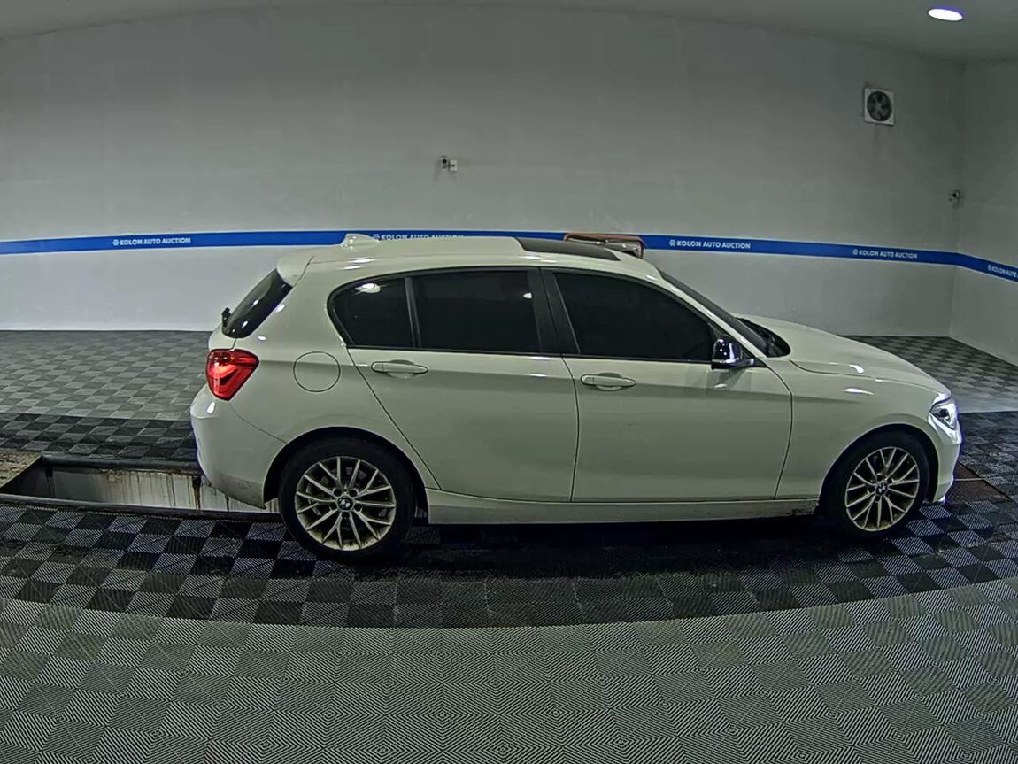 BMW 1 SERIES (2ND GEN) 5-DOOR 118d SPORT LINE 2016 - zdjęcie 4