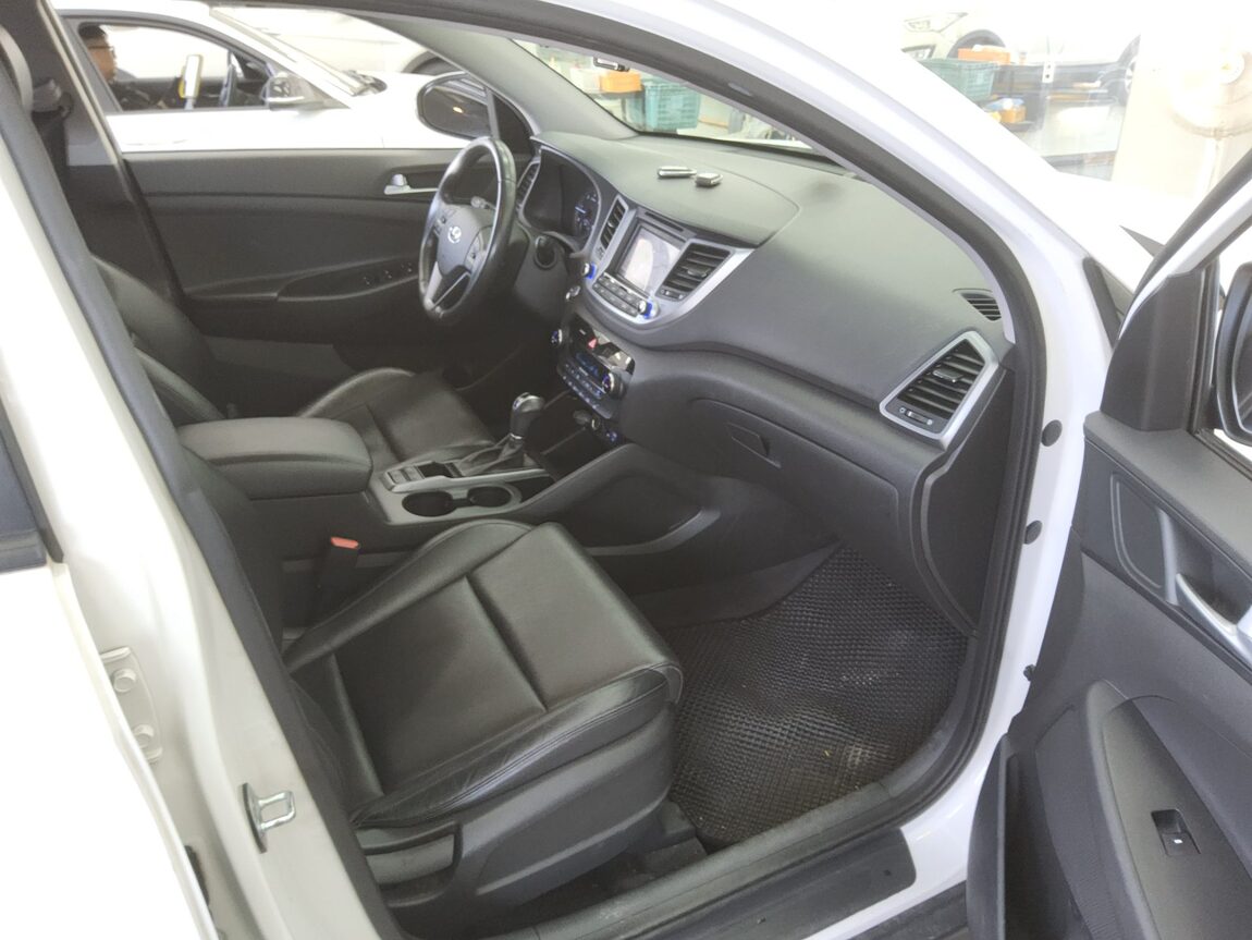 HYUNDAI ALL NEW TUCSON DIESEL 1.7 2WD MODERN 2016 - zdjęcie 14