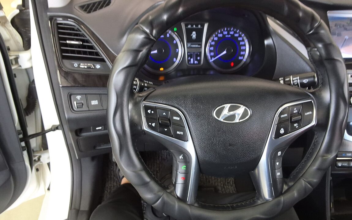 HYUNDAI GRANDEUR HG HG 240 MODERN 2015 - zdjęcie 17
