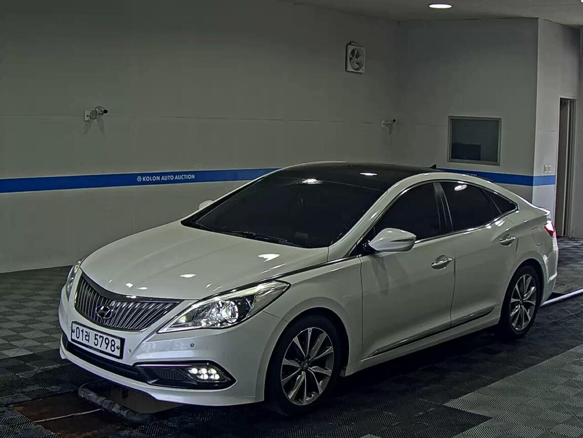 HYUNDAI GRANDEUR HG HG 240 MODERN 2015 - zdjęcie 2