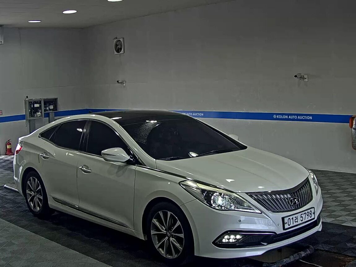 HYUNDAI GRANDEUR HG HG 240 MODERN 2015 - zdjęcie 3
