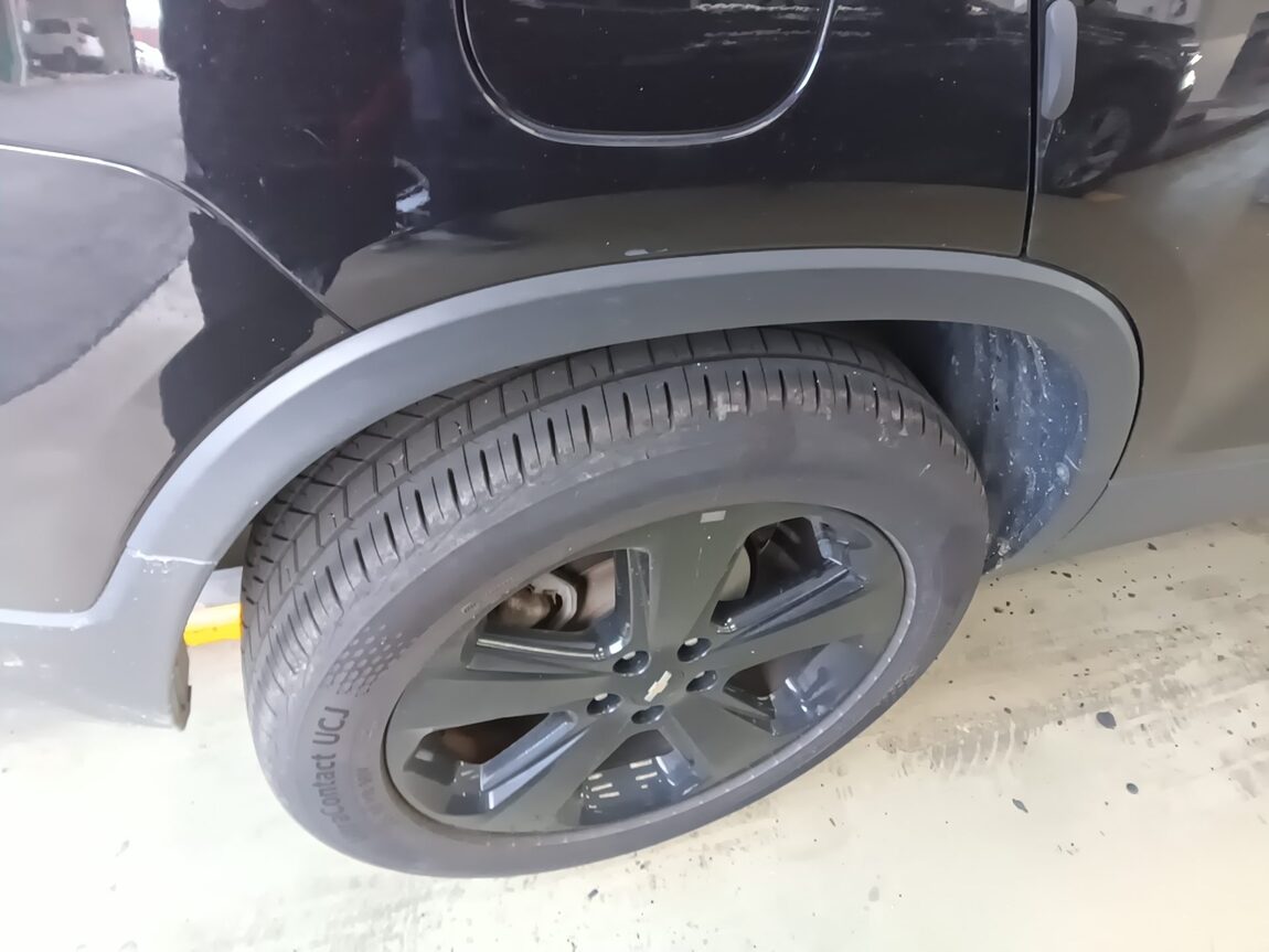 CHEVROLET (DAEWOO) THE NEW TRAX 1.4 TURBO PERFECT BLACK 2019 - zdjęcie 25