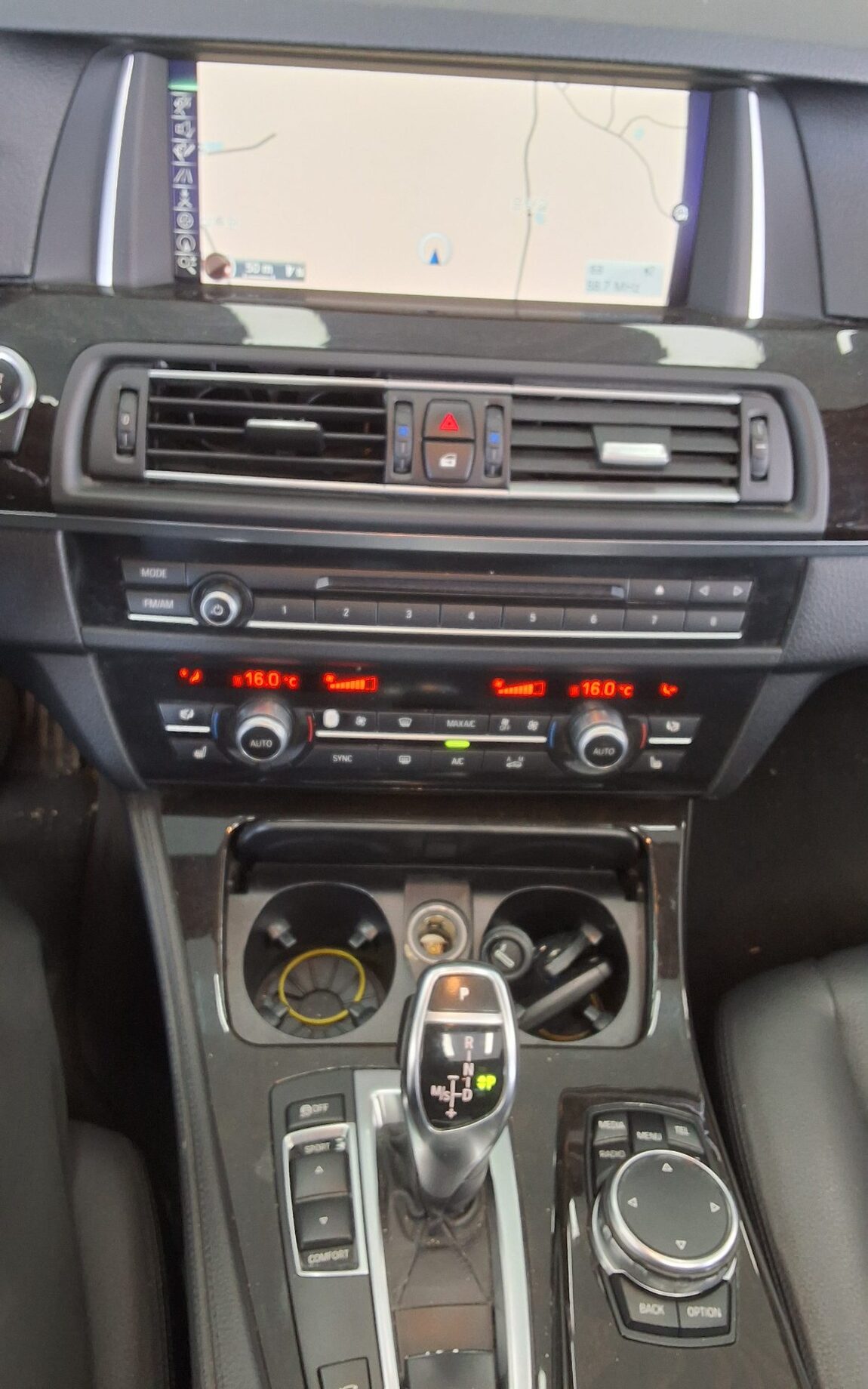 BMW 5 SERIES (6TH GEN) 528i 2015 - zdjęcie 19